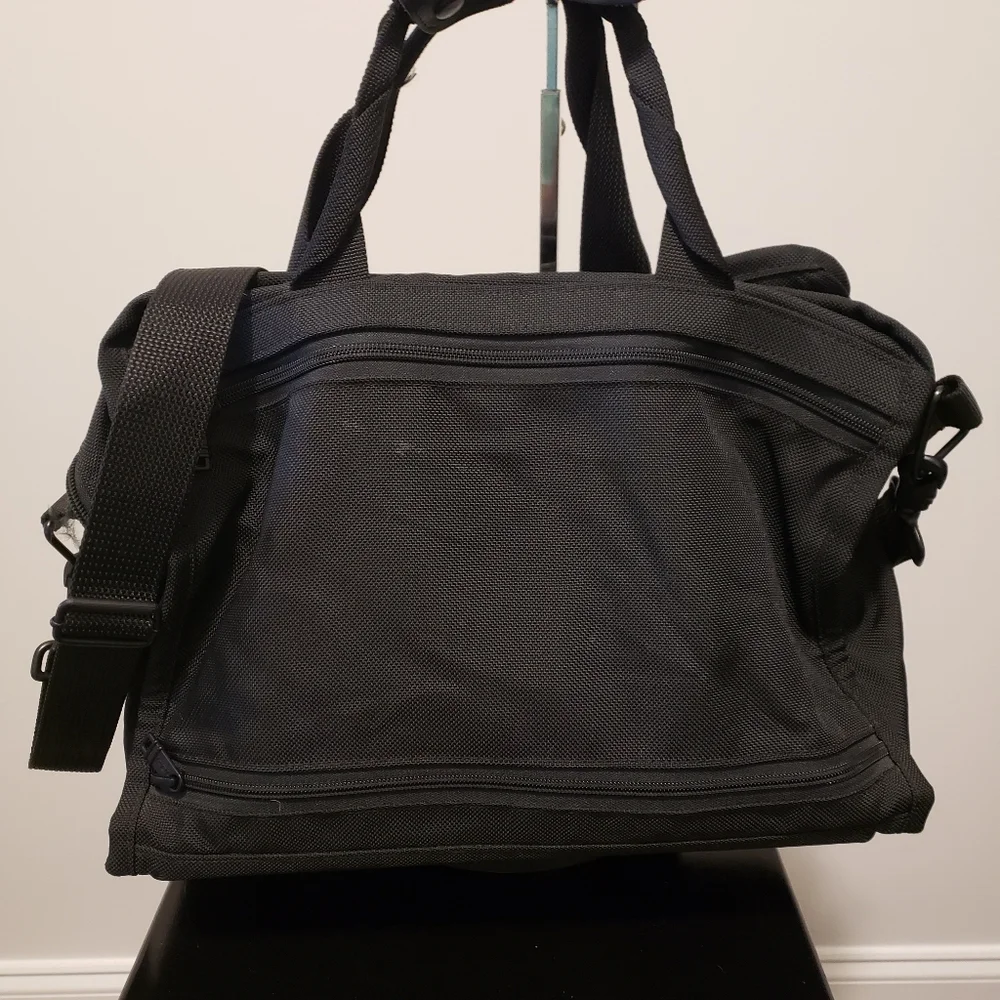 Tumi Nylon Messenger Bag With Shoulder‎ Strap Color Black